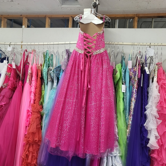 Savoy's Prom Dress - Picture 2 of 4